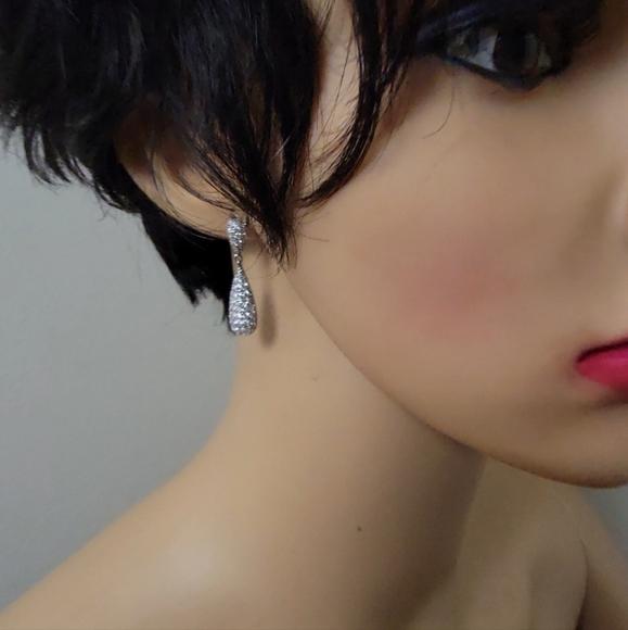 NWT Goldplated dropped earings - Picture 8 of 9